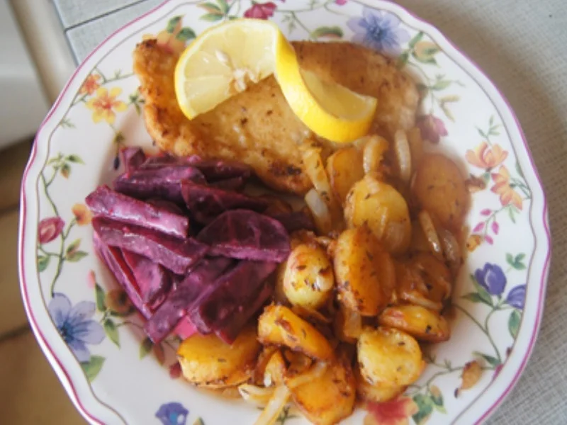 Alm-Schnitzel mit herzhaften Bartkartoffeln und Rote-Bete-Salat - Rezept - Bild Nr. 17143