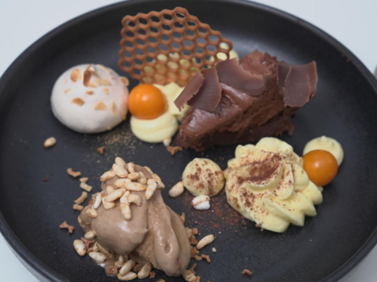 Dekonstruiertes Tiramisu mit Kaffeeis und Eierlikörcreme - von Das ...