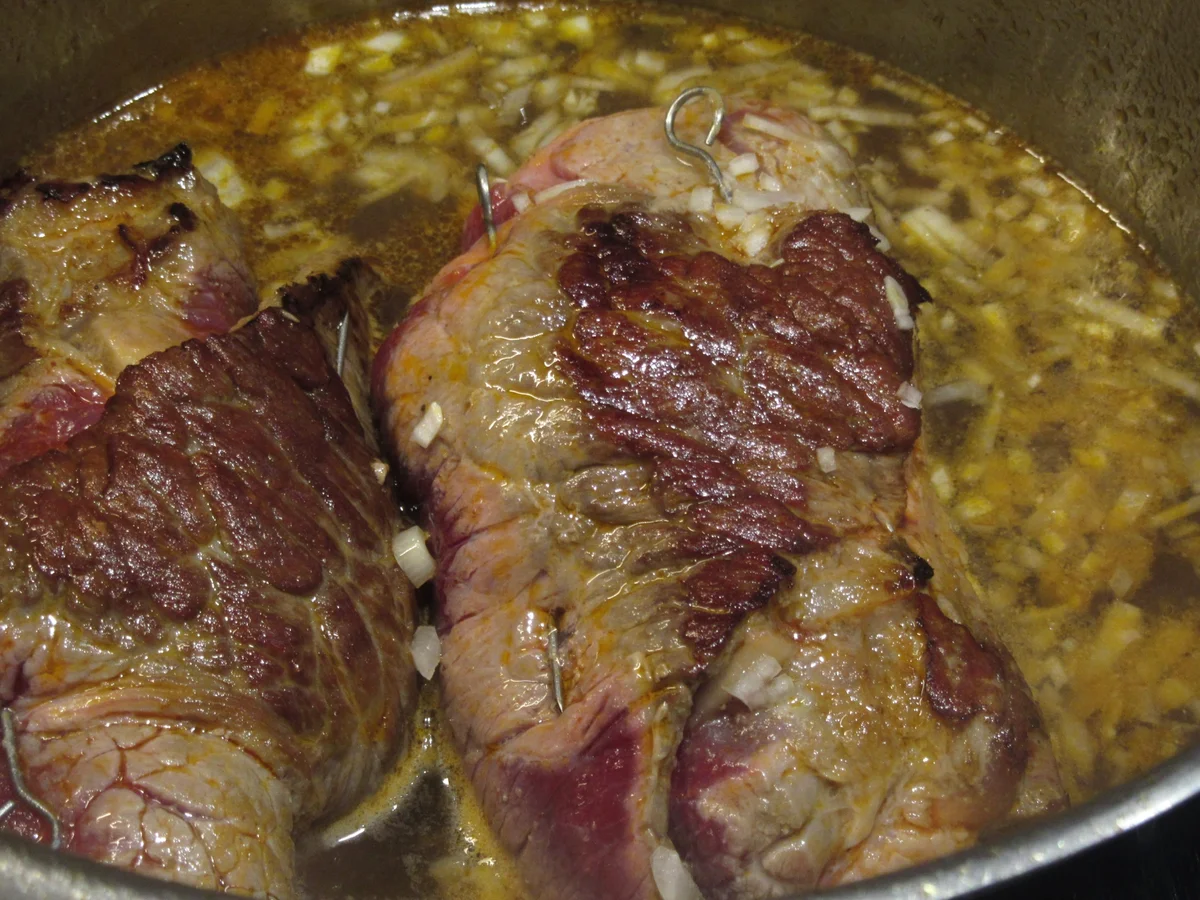 Rezept: Fleisch: Rinderrouladen mit fruchtiger Füllung Bild Nr. 17147 Fleisch: Rinderrouladen mit fruchtiger Füllung - Rezept - Bild Nr. 17147