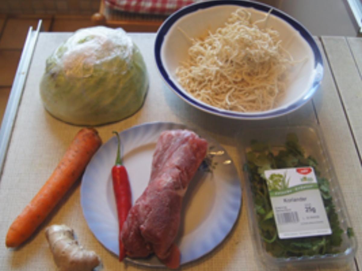 Mie-Nudeln mit Schweinefilet und Weißkohl - Rezept - Bild Nr. 3