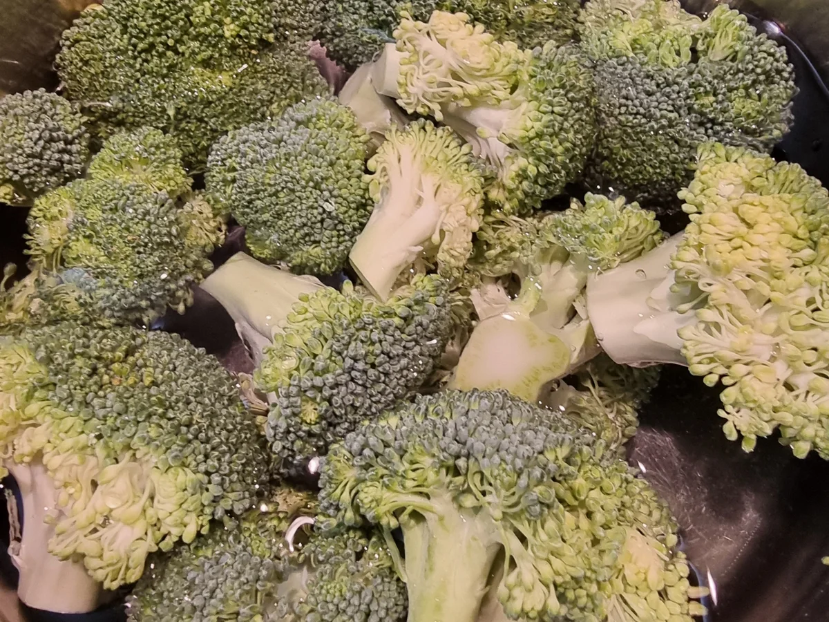 Mini-Quiches mit Brokkoli und Speck - Rezept - Bild Nr. 17151