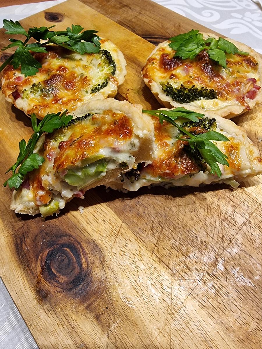 Mini-Quiches mit Brokkoli und Speck - Rezept - Bild Nr. 17160