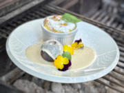 Topfenstrudel mit gegrillten Pflaumen (Ross Anthony) - Rezept - Bild Nr. 2