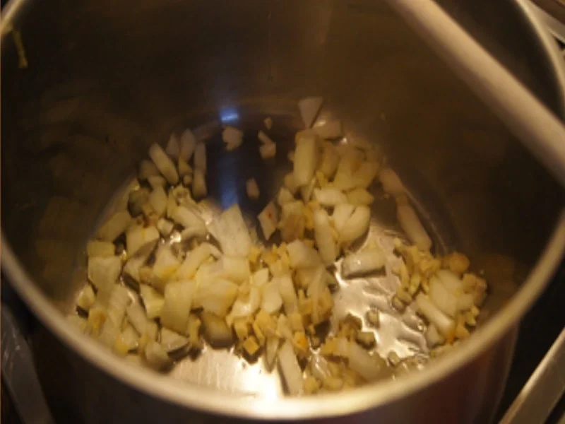 Rezept: Kürbis-Curry-Suppe mit Bratwürstchen-Einlage Bild Nr. 17152 Kürbis-Curry-Suppe mit Bratwürstchen-Einlage - Rezept - Bild Nr. 17152