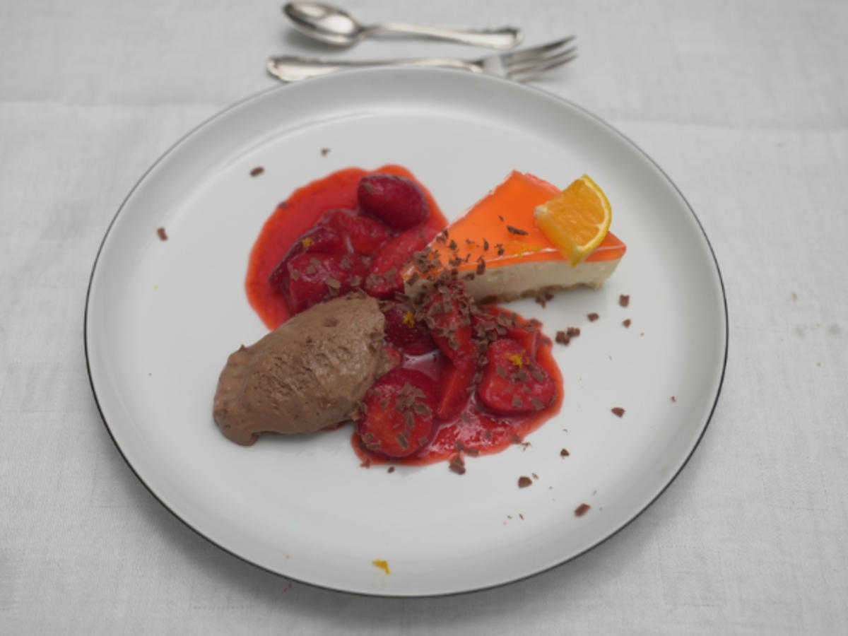 No Bake Cheesecake mit Erdbeeren und Mousse au Chocolat - von Das ...