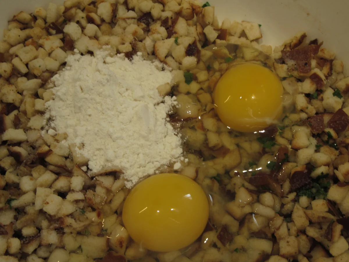 Pilze: Waldpilze mit Brez´n-Knödeln aus dem Schnellkochtopf - Rezept - Bild Nr. 17148