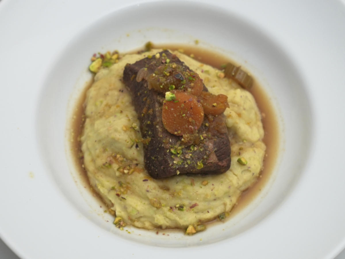 Geschmorte Short Ribs auf Pistazienpüree - Rezept - Bild Nr. 17146