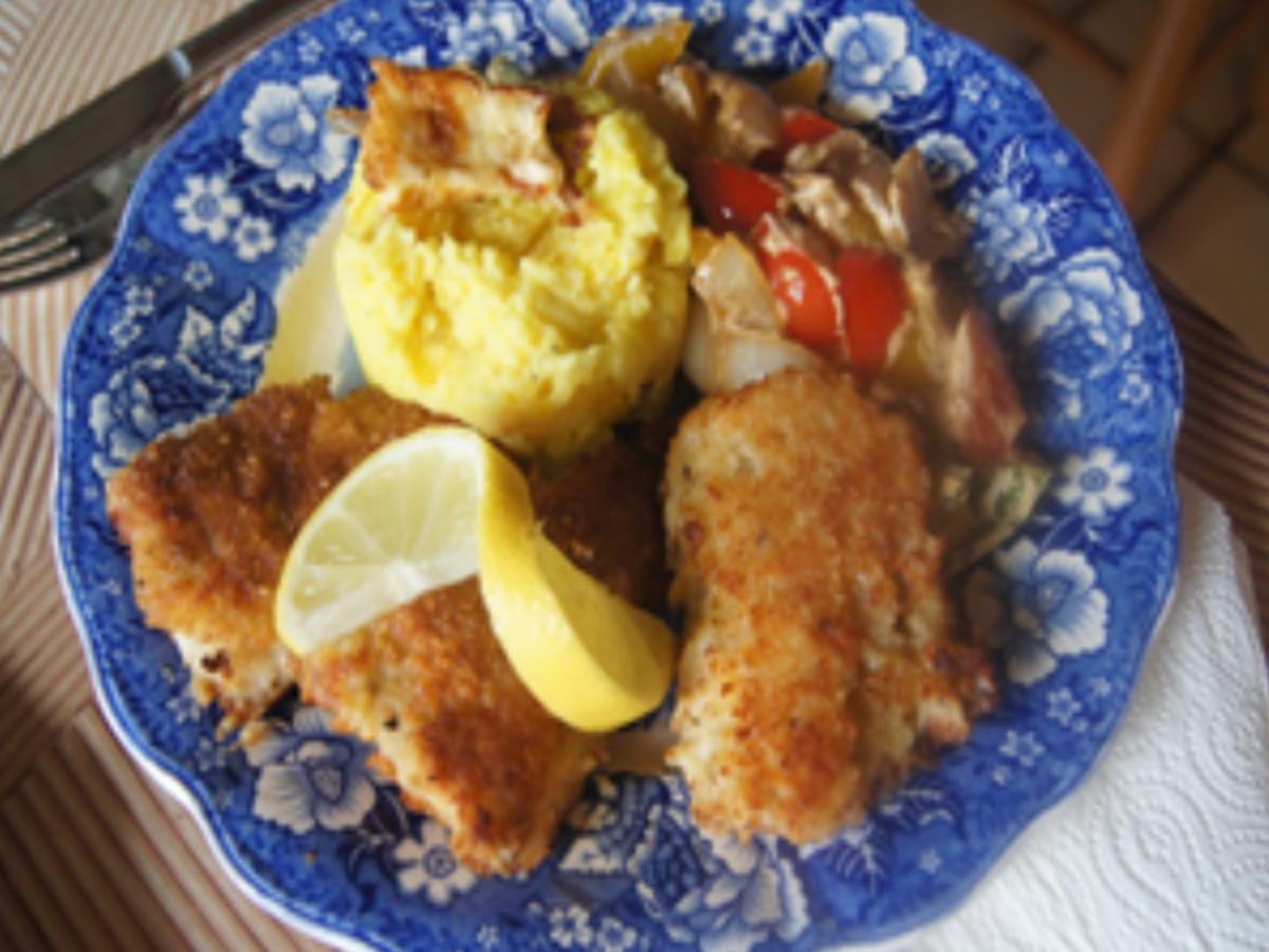 Knusper-Fischfilet mit Zwiebel-Paprika-Gemüse und Kartoffelstampf - Rezept - Bild Nr. 17165