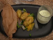 Lachs mit buntem Gemüse, Kräuter-Drillingen und Joghurt Zitronen-Soße - Rezept - Bild Nr. 2