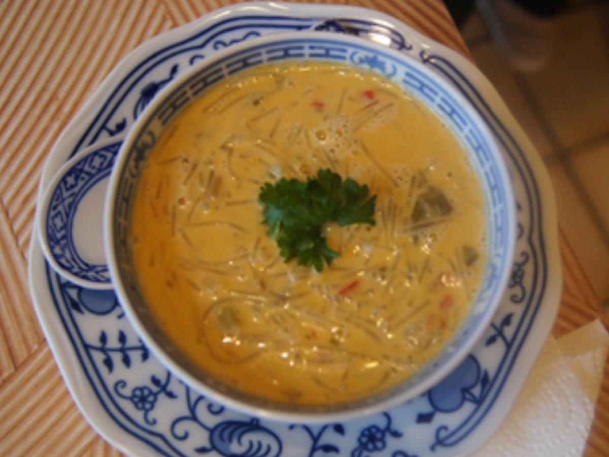 Asiatische Suppe mit Garnelen, Kokosmilch und Glasnudeln - Rezept - Bild Nr. 17160