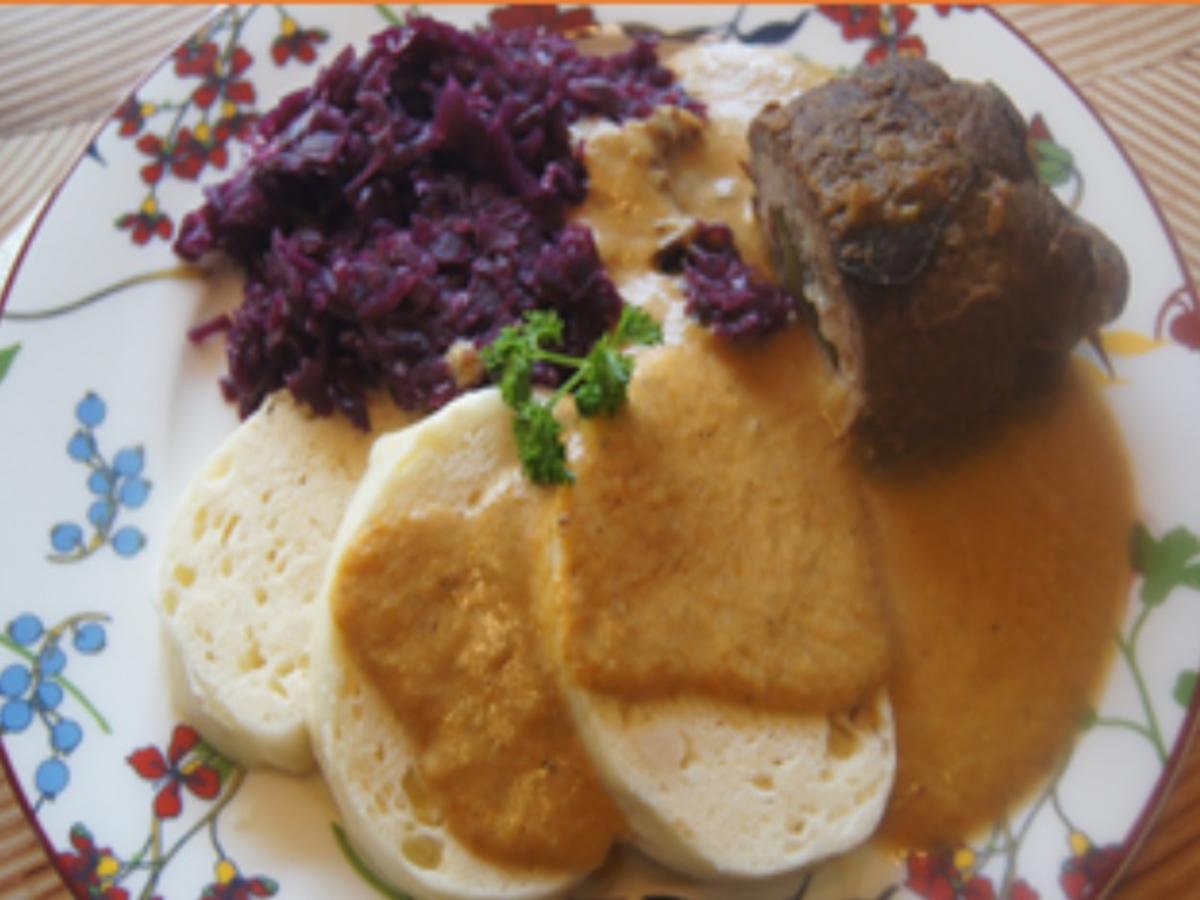 Rouladen mit pikanter Sauce, Rotkohl und Böhmischen Knödeln - Rezept - Bild Nr. 26