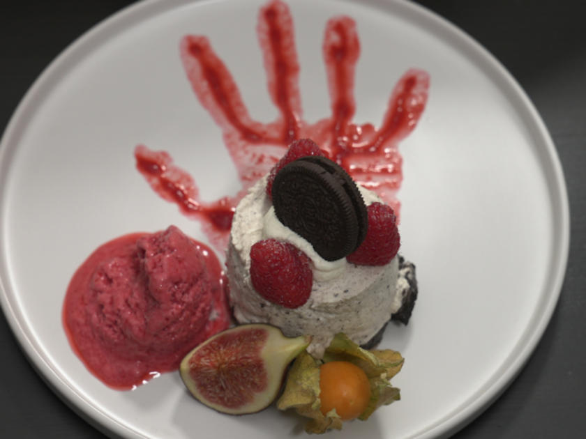 Käsekuchen mit Himbeersoße - Rezept mit Bild - kochbar.de