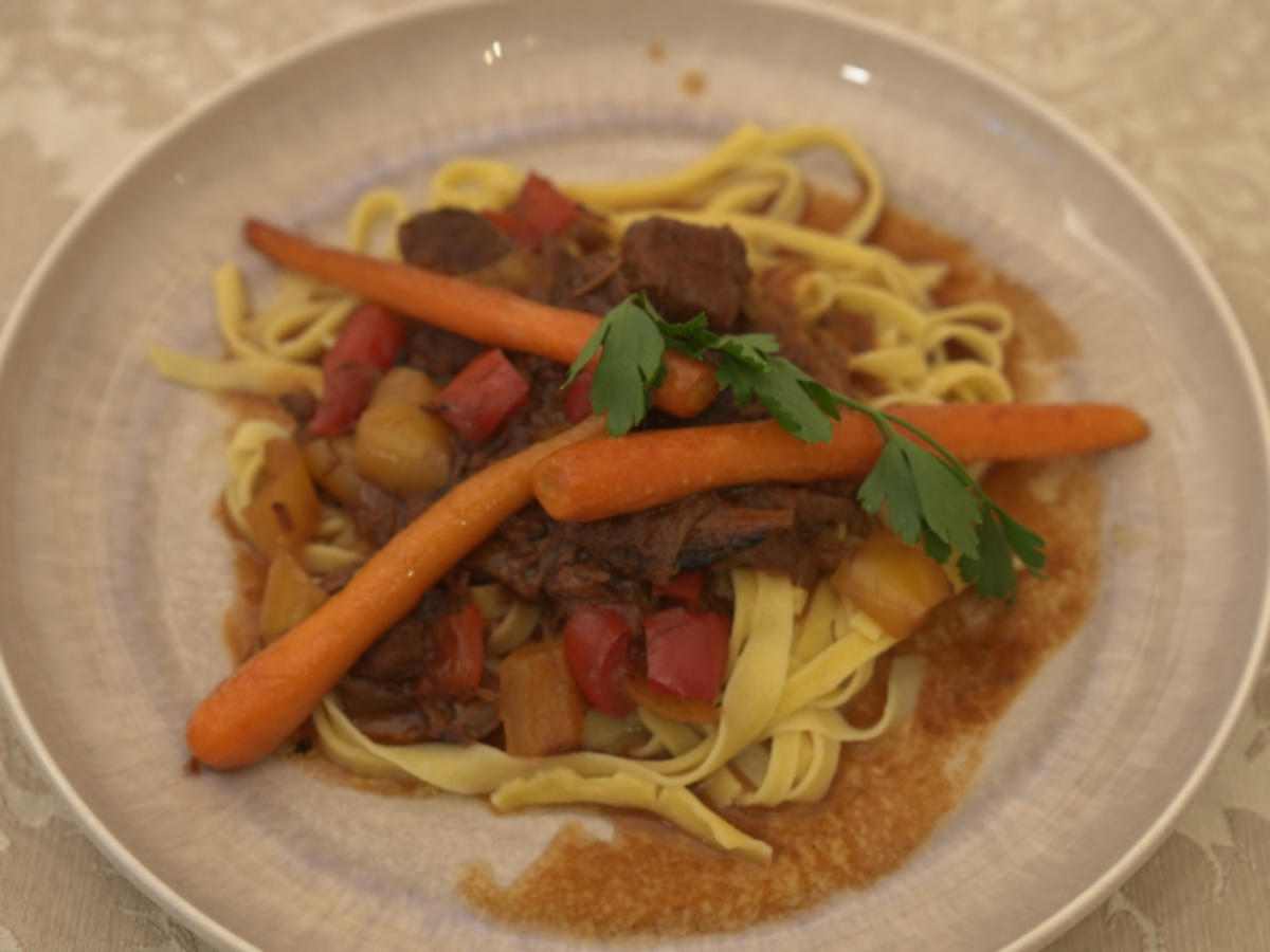 Schaschlik auf Nudeln mit Karamellmöhren - Rezept - Bild Nr. 17148