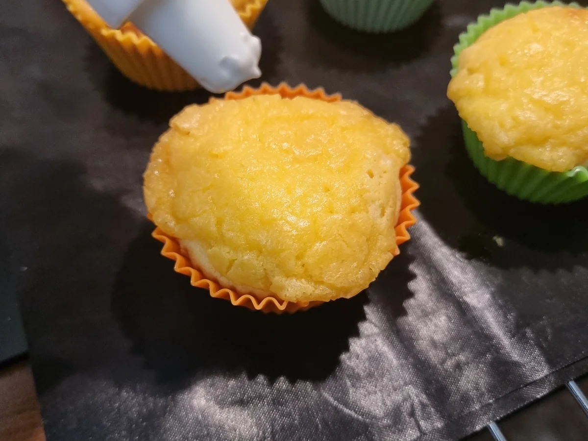 Lemon Curd Muffins mit Baiserhaube - Rezept - Bild Nr. 17167