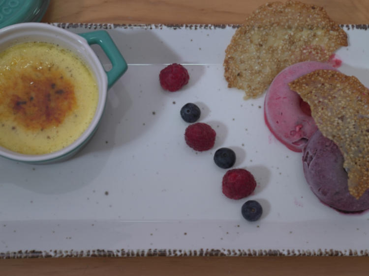 Creme brûlée mit Eis und Sesam-Krokant Hippe - Rezept - kochbar.de Creme brûlée mit Eis und Sesam-Krokant Hippe - Rezept - kochbar.de