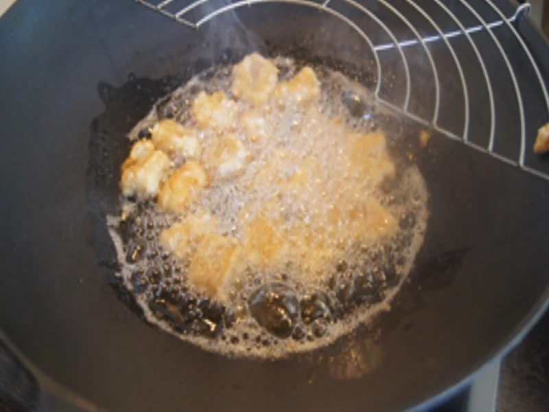 Rezept: Frittierter-Fisch mit Gemüse-Bratreis Bild Nr. 9 Frittierter-Fisch mit Gemüse-Bratreis - Rezept - Bild Nr. 9