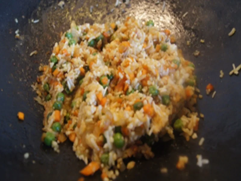 Rezept: Frittierter-Fisch mit Gemüse-Bratreis Bild Nr. 20 Frittierter-Fisch mit Gemüse-Bratreis - Rezept - Bild Nr. 20