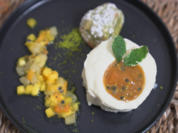 Vanille-Tonkabohnen-Törtchen mit Pistazienknusperboden und Obstsalat - Rezept - Bild Nr. 17153