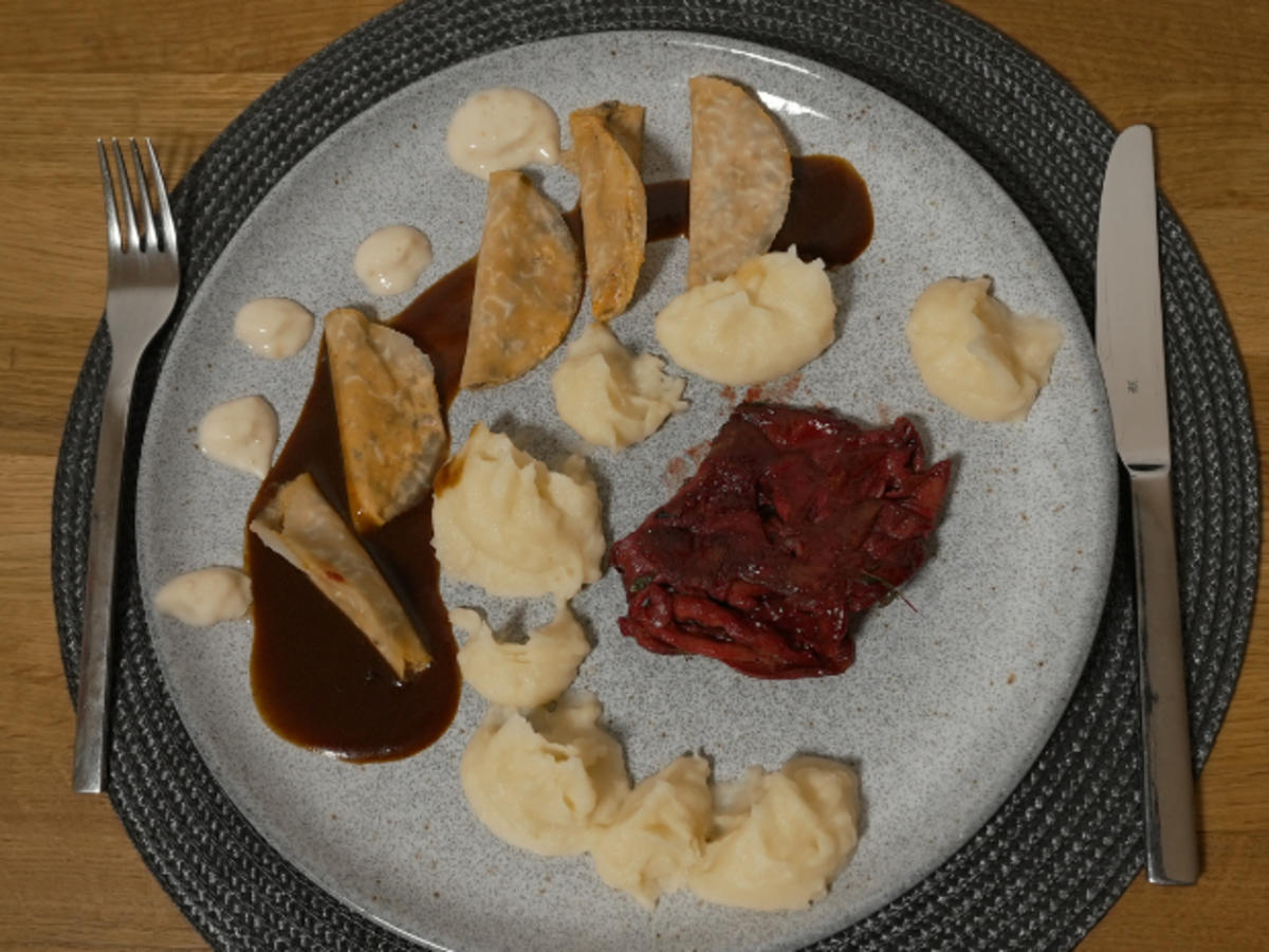 Kohlrabi-Ravioli mit Kartoffelpüree und knusprigem Pilz - Rezept - Bild Nr. 2