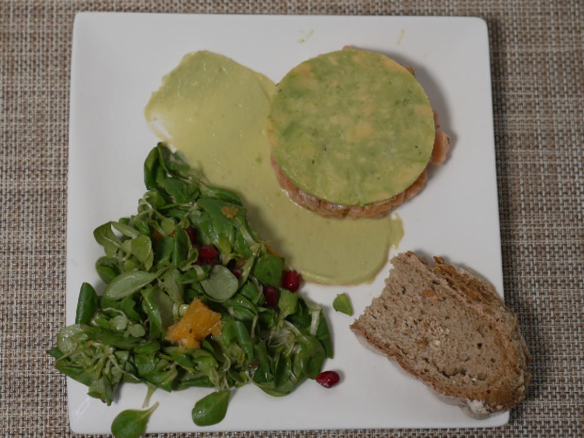 Sommersalat mit Lachsforellentatar und Avocado-Duett - Rezept - Bild Nr. 17157