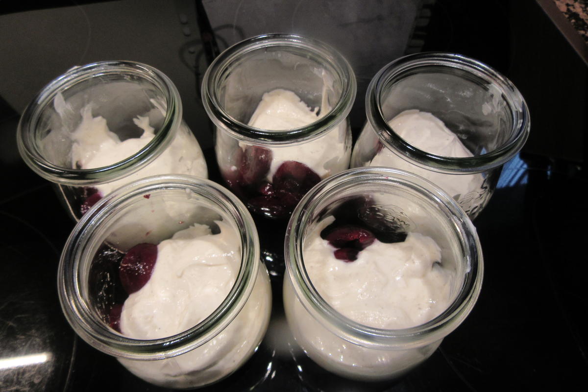 Dessert: Joghurt-Schicht-Dessert mit Kirschen - Rezept - Bild Nr. 5