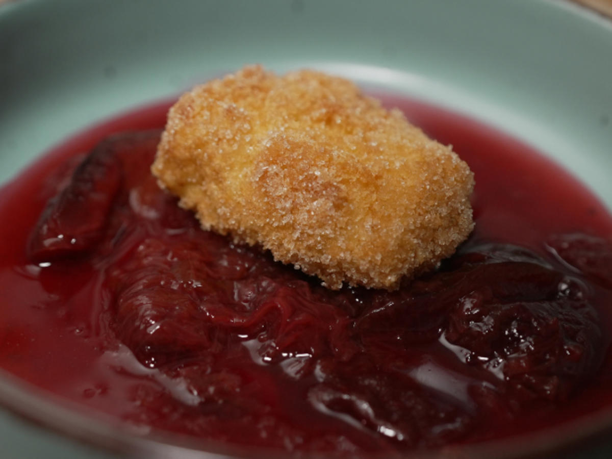Leche frita mit Pflaumenkompott - Rezept - kochbar.de