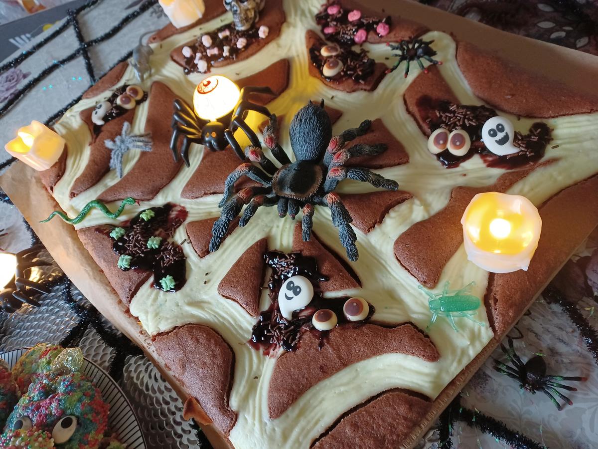 Halloween - Spider - Kuchen oder Steppdeckenkuchen - Rezept - Bild Nr. 17157