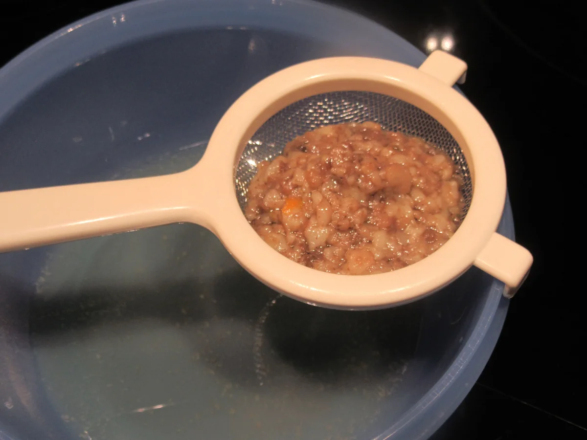 Rezept: Suppeneinlage: Markklößchen nach Urgroßmutters Art Bild Nr. 17159 Suppeneinlage: Markklößchen nach Urgroßmutters Art - Rezept - Bild Nr. 17159