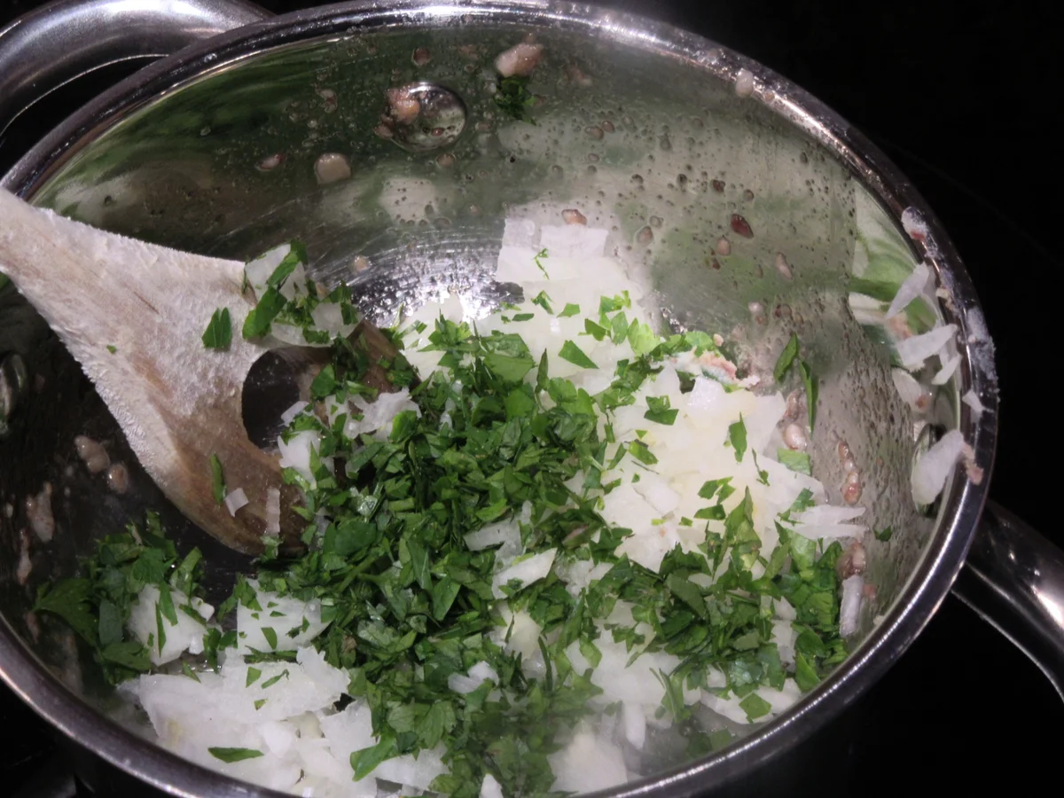 Rezept: Suppeneinlage: Markklößchen nach Urgroßmutters Art Bild Nr. 17160 Suppeneinlage: Markklößchen nach Urgroßmutters Art - Rezept - Bild Nr. 17160