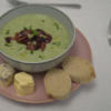 Gurkensuppe mit Baguette und Wildkräuterbutter - Rezept - Bild Nr. 2