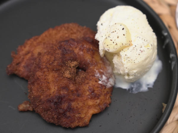 Apfelküchlein mit Vanilleeis - einfach - von Das perfekte Dinner