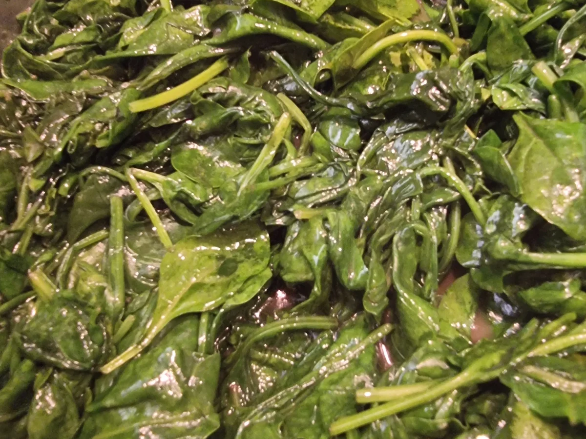 Tagliatelle mit Spinat und Frischkäsesauce - Rezept - Bild Nr. 17204