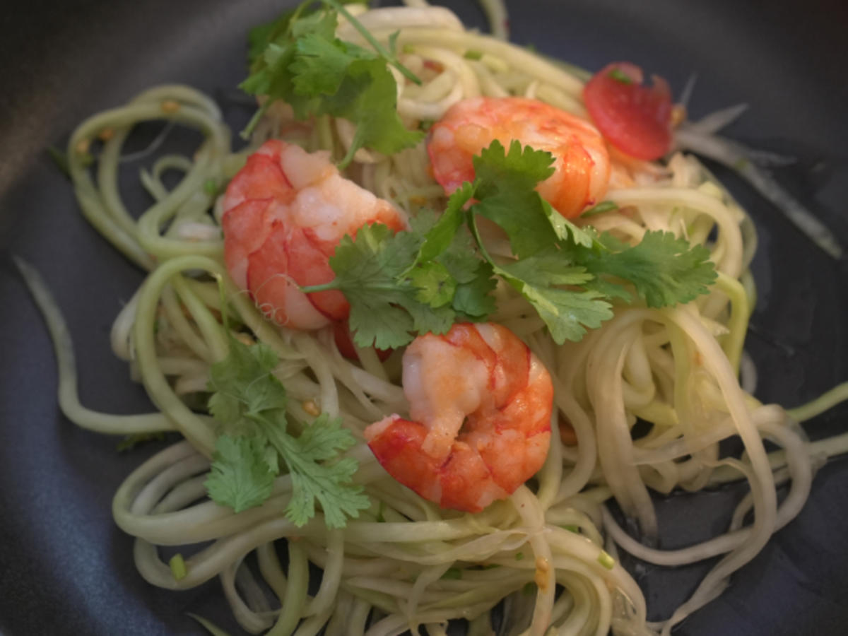 Papaya-Salat mit gebratenen Garnelen und Honigtomaten - Rezept - Bild Nr. 17202