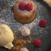 Clafoutis mit Vanilleeis und Meringuen-Tuffs - Rezept - Bild Nr. 2