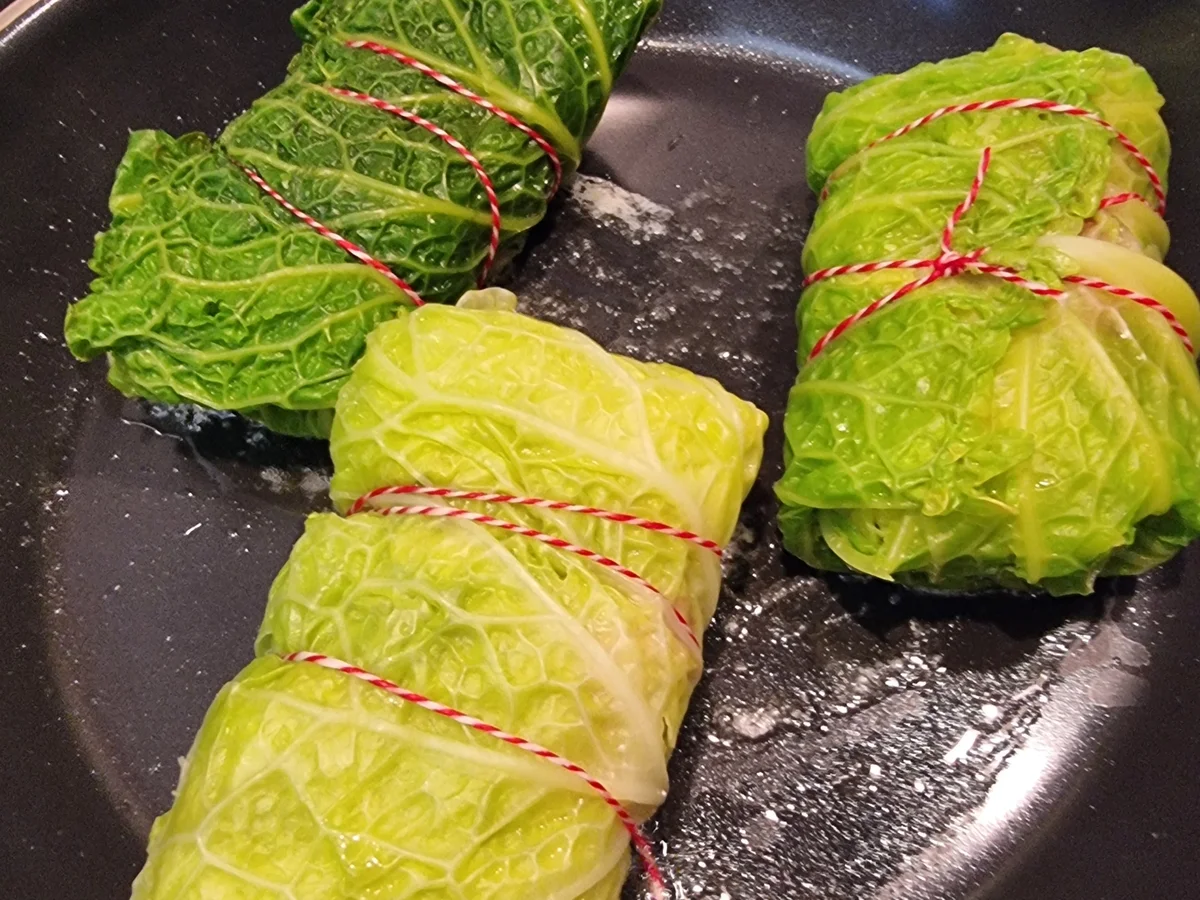 Kohlrouladen mit Petersilien-Kartoffeln - Rezept - Bild Nr. 17216