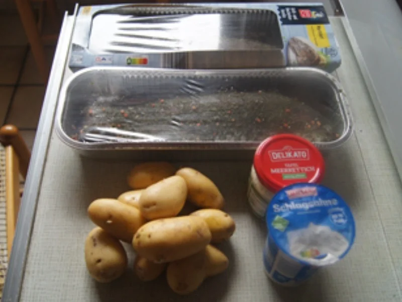 Rezept: Backofen-Forelle mit Sahne-Meerrettich und Salzkartoffeln Bild Nr. 3 Backofen-Forelle mit Sahne-Meerrettich und Salzkartoffeln - Rezept - Bild Nr. 3