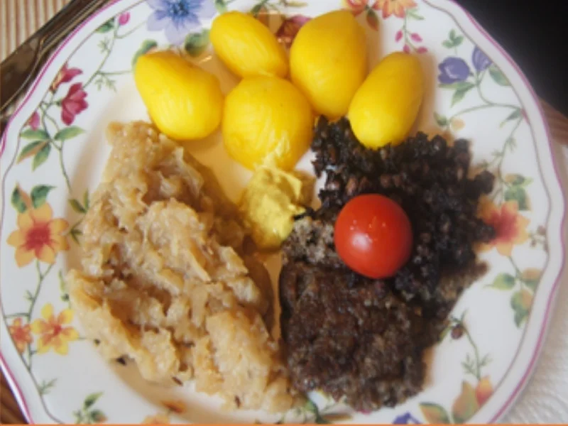 Rezept: Wellwurst mit Kraut nach tschechischer Art und Drillingen Bild Nr. 9 Wellwurst mit Kraut nach tschechischer Art und Drillingen - Rezept - Bild Nr. 9