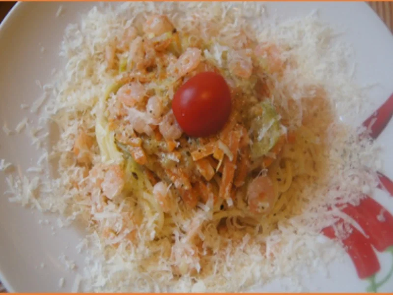Rezept: Spaghetti mit Gemüse-Kräuter-Sauce und Garnelen Bild Nr. 17211 Spaghetti mit Gemüse-Kräuter-Sauce und Garnelen - Rezept - Bild Nr. 17211