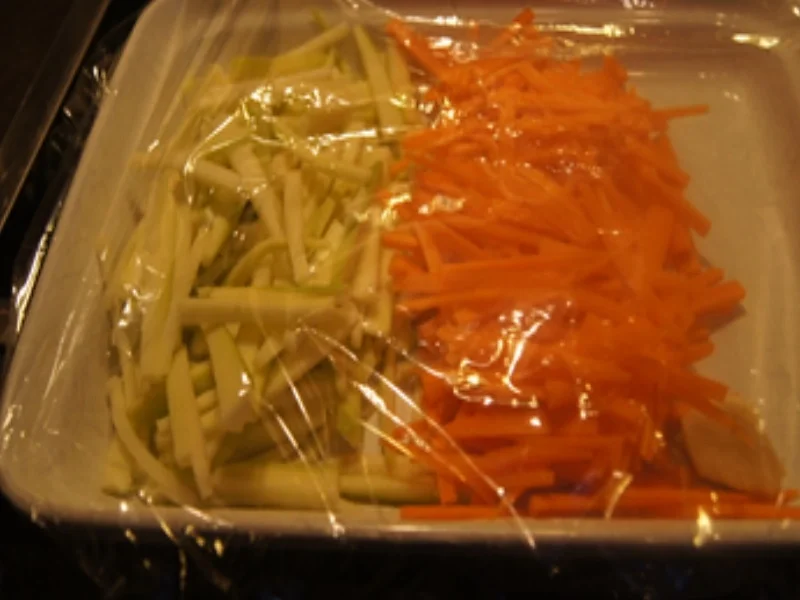 Rezept: Spaghetti mit Gemüse-Kräuter-Sauce und Garnelen Bild Nr. 17214 Spaghetti mit Gemüse-Kräuter-Sauce und Garnelen - Rezept - Bild Nr. 17214