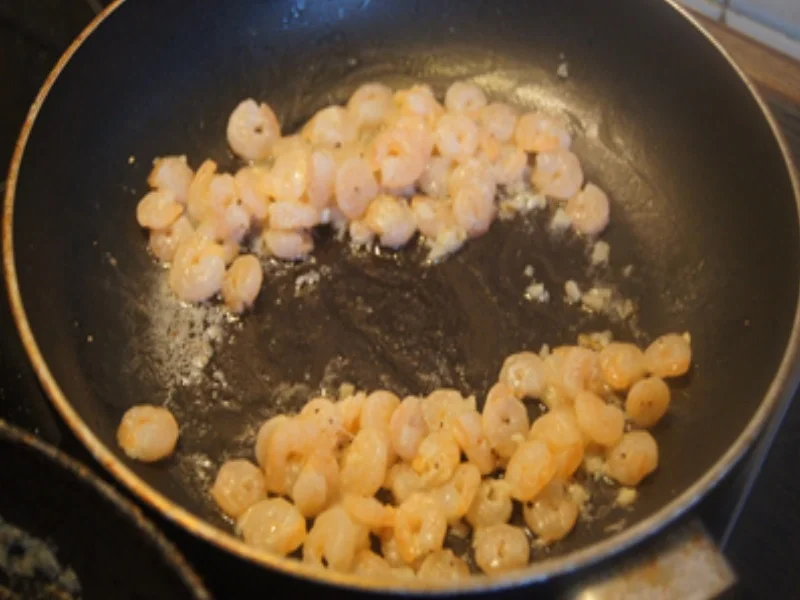 Rezept: Spaghetti mit Gemüse-Kräuter-Sauce und Garnelen Bild Nr. 17221 Spaghetti mit Gemüse-Kräuter-Sauce und Garnelen - Rezept - Bild Nr. 17221