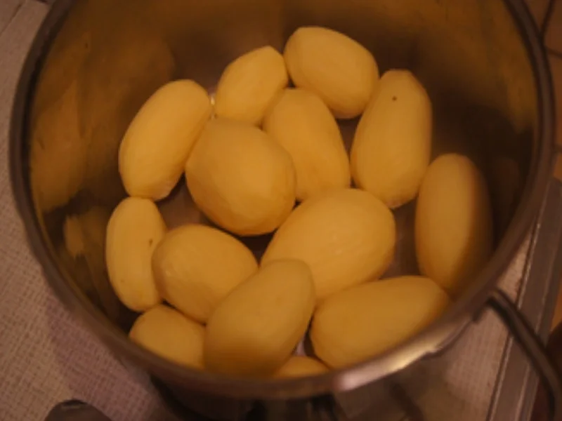 Rezept: Grünkohl mit Bregenwurst und Schweinenacken und Salzkartoffeln Bild Nr. 25 Grünkohl mit Bregenwurst und Schweinenacken und Salzkartoffeln - Rezept - Bild Nr. 25