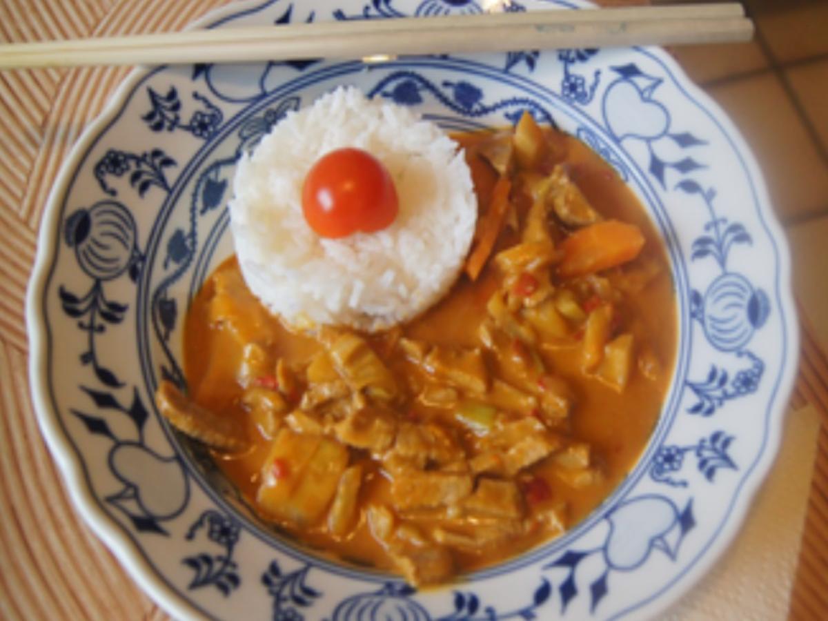 Wok-Gericht mit thailändischer Panang-Curry-Paste und Jasmin-Reis - Rezept - Bild Nr. 2