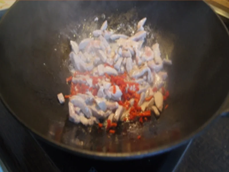 Rezept: Wok-Gericht mit thailändischer Panang-Curry-Paste und Jasmin-Reis Bild Nr. 8 Wok-Gericht mit thailändischer Panang-Curry-Paste und Jasmin-Reis - Rezept - Bild Nr. 8