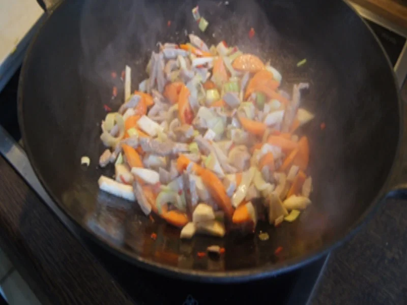 Rezept: Wok-Gericht mit thailändischer Panang-Curry-Paste und Jasmin-Reis Bild Nr. 10 Wok-Gericht mit thailändischer Panang-Curry-Paste und Jasmin-Reis - Rezept - Bild Nr. 10