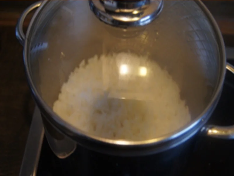 Rezept: Wok-Gericht mit thailändischer Panang-Curry-Paste und Jasmin-Reis Bild Nr. 17 Wok-Gericht mit thailändischer Panang-Curry-Paste und Jasmin-Reis - Rezept - Bild Nr. 17