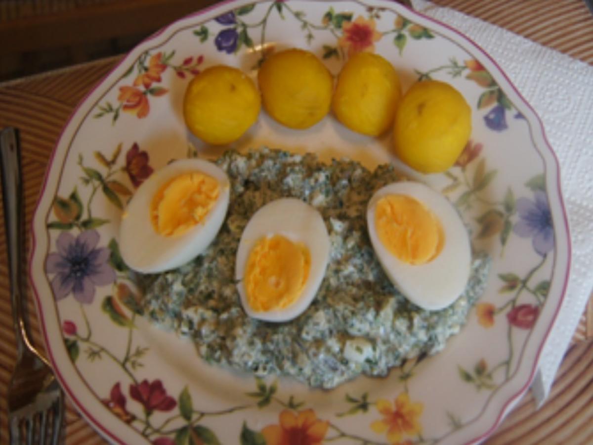 Gekochte Eier auf grüner Sauce mit Drillingen - Rezept - Bild Nr. 17225