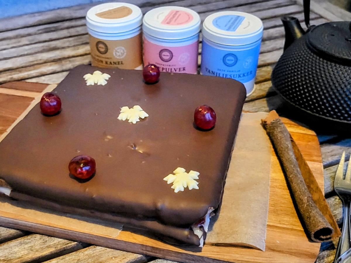 Dominostein-Kuchen, einfach und fein Dominostein-Kuchen, einfach und fein