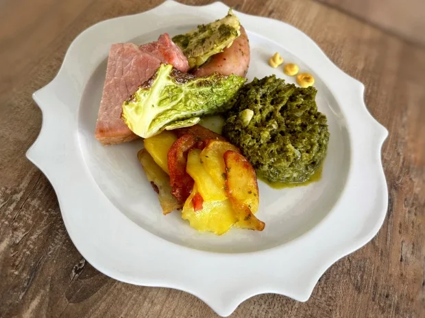 Rezept: Grünkohl mit Kassler, Bauchspeck und Bregenwurst (Niedersachsen) Bild Nr. 17211 Grünkohl mit Kassler, Bauchspeck und Bregenwurst (Niedersachsen) - Rezept - Bild Nr. 17211