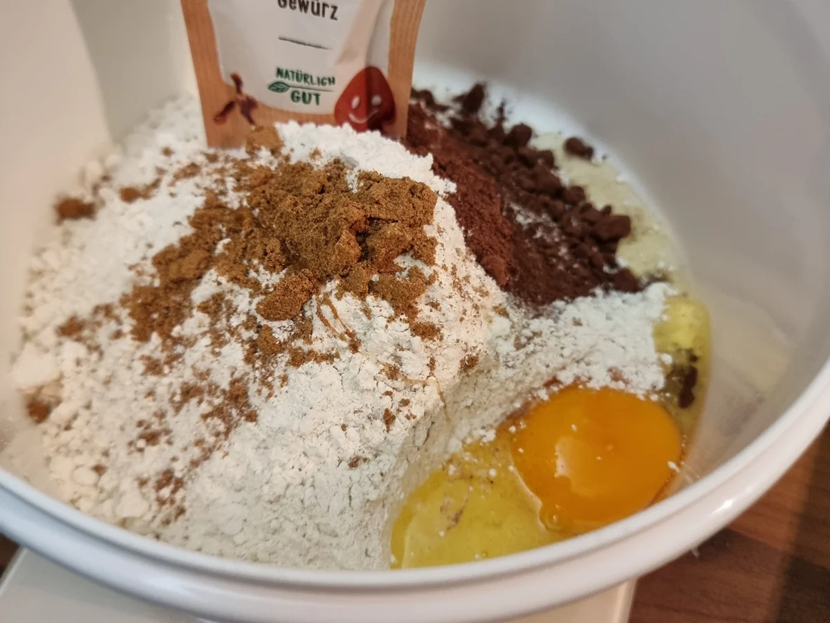 Lebkuchen-Plätzchen mit Zuckerguss und Glitzer - Rezept - Bild Nr. 17216