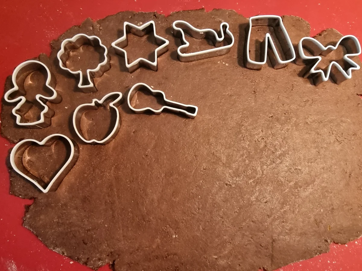 Lebkuchen-Plätzchen mit Zuckerguss und Glitzer - Rezept - Bild Nr. 17221